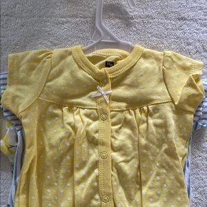 Hudson Baby Yellow Polka‎ Dot Baby Onesie set/3 pieces
